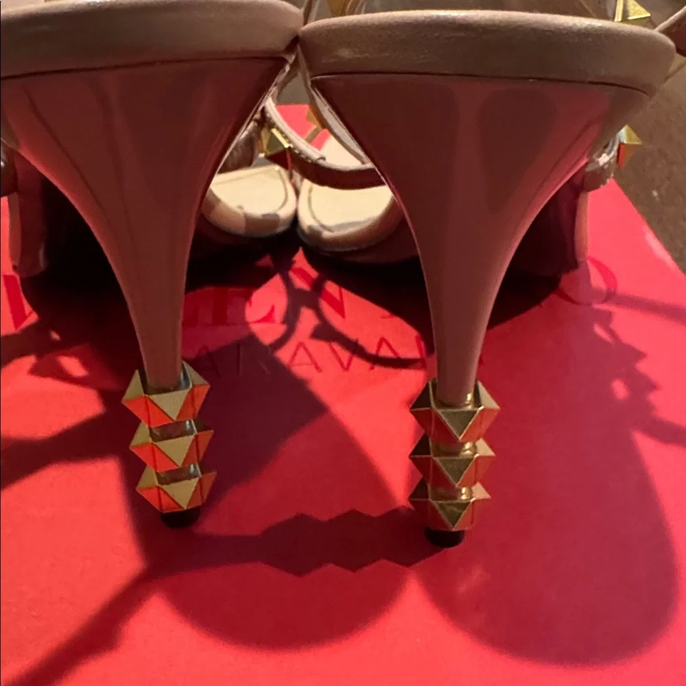Valentino Garavani Rockstud Goatskin Sandal With Sculpted Heel 100 mm - Picture 11 of 14